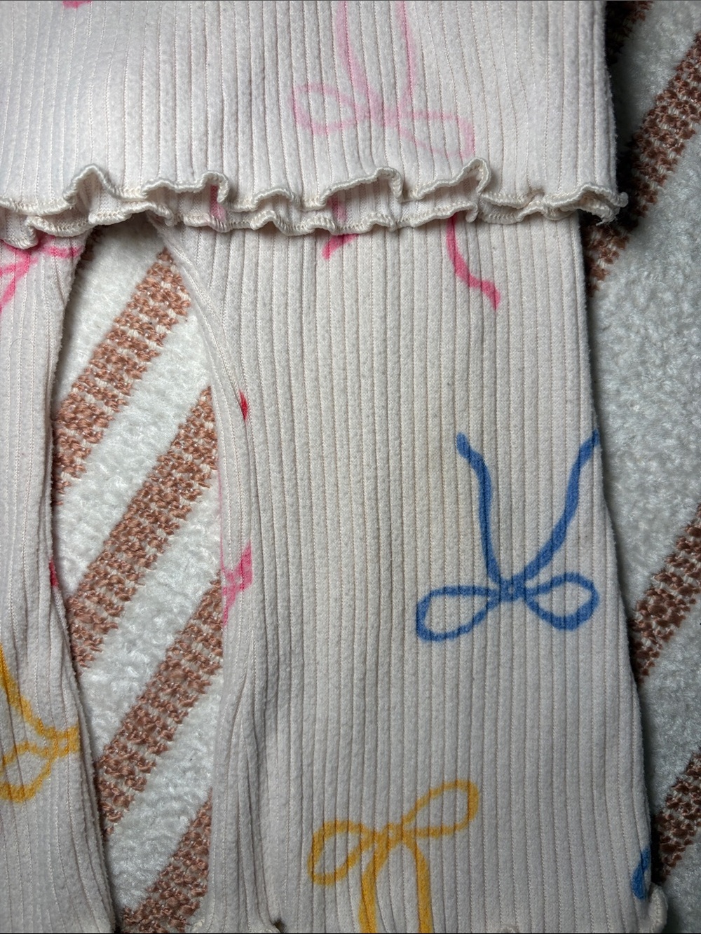 Old Navy Cream Ribbed Bow Set - Picture 3 of 7
